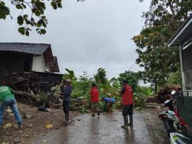 Antisipasi Angin Ribut, Warga Sumberwungu Gelar Kerja Bakti Massal 